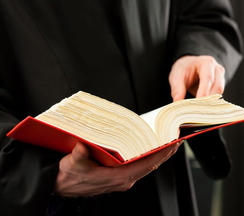 ¿Solicita un abogado civil?